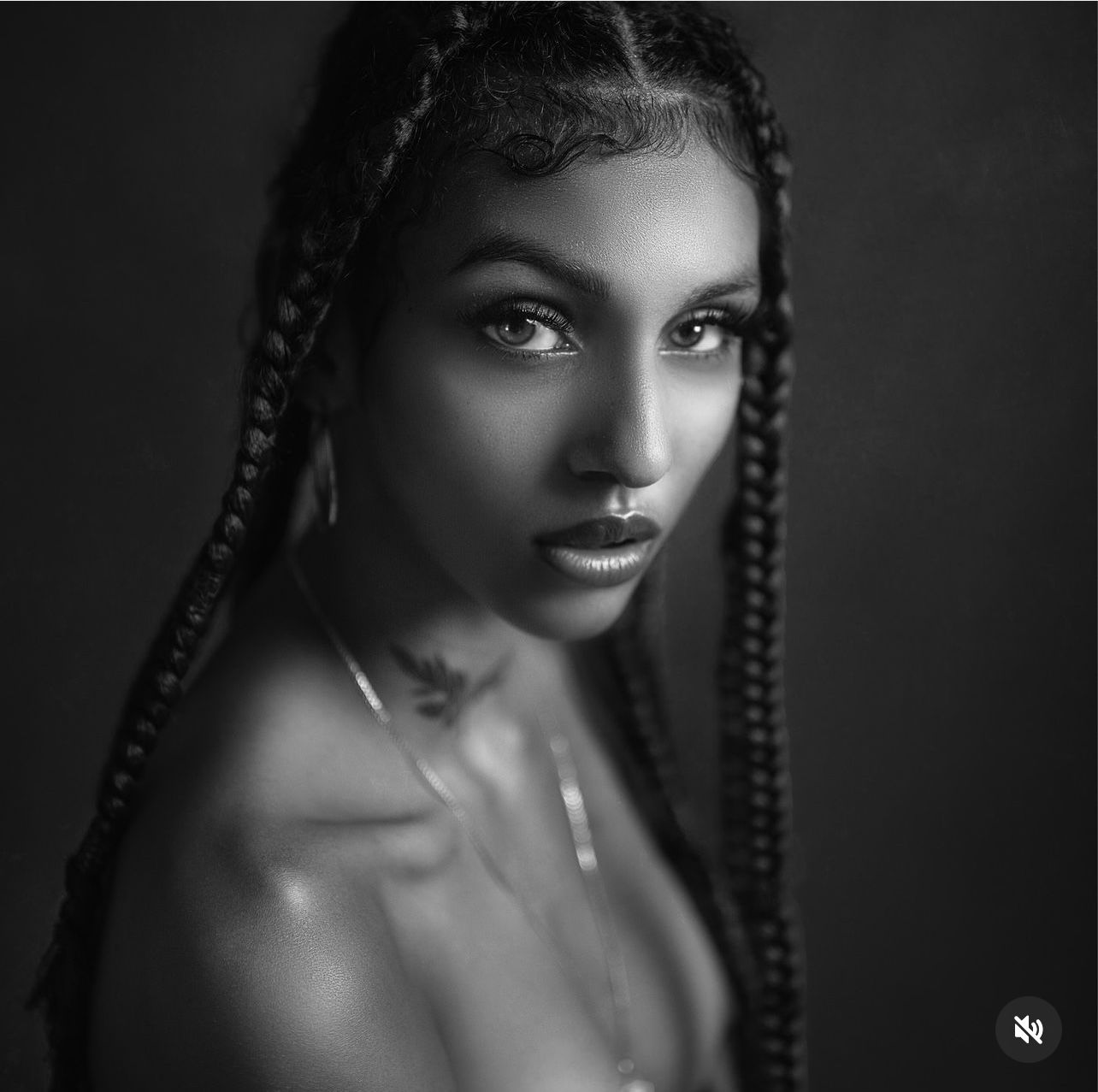 Naomi Love - Studio Elite